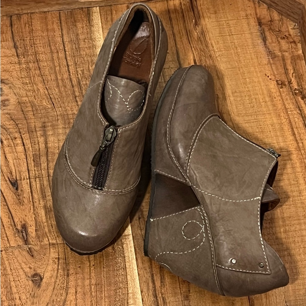 Sergio Tomani  leather wedge boots booties size 36